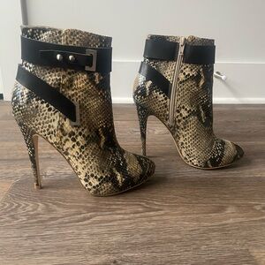 Guess Snake Print Harness Stiletto Ankle boots 7.5 Animal Print Y2K Glam Heeled